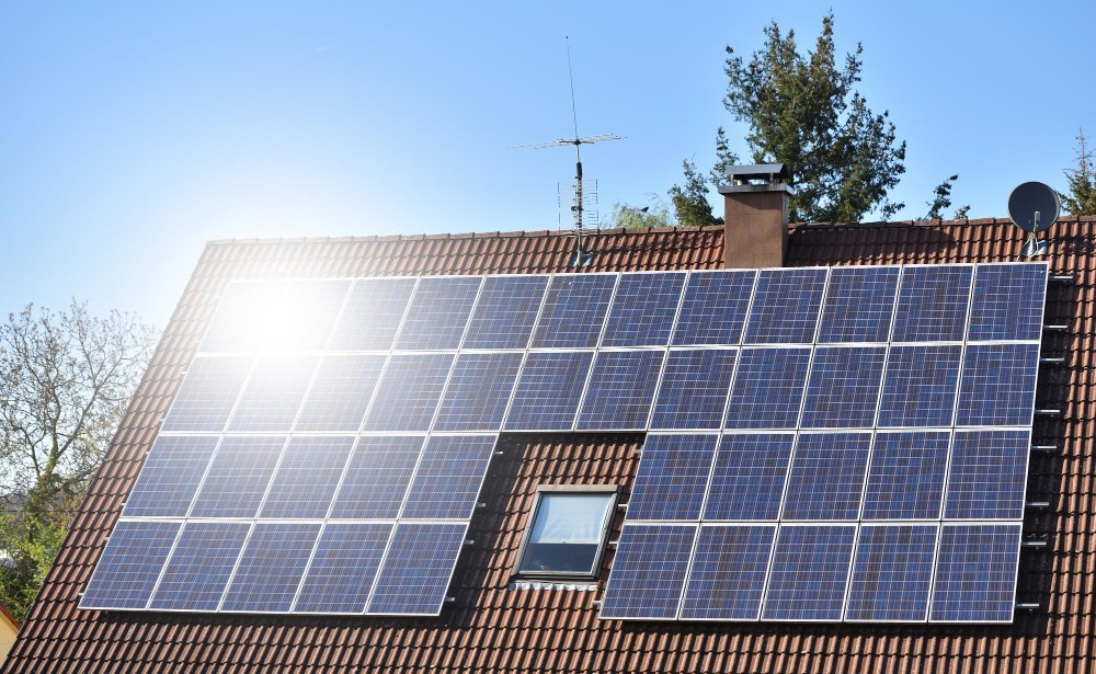 Zonnepanelen tijdens dakrenovatie